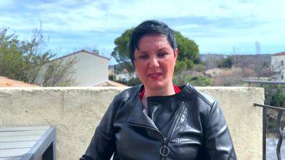 Nina, 35, business manager in Aix-en-Provence (13)! on vidgratis.com