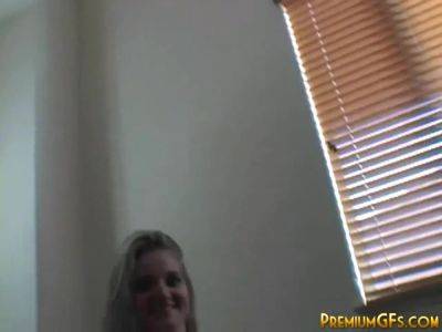 Hot blonde teen models with her tits out on vidgratis.com