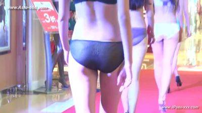 Chinese model in sexy lingerie show.27 - China on vidgratis.com