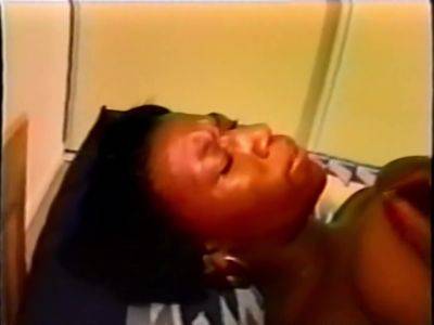 90s Black Couple Hot Amazing Sex Scene on vidgratis.com