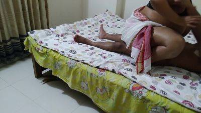 Hot Milf In Desi Hot Stepmom Shares Bed With Stepson! on vidgratis.com