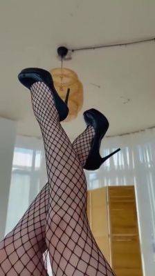 #Highheels #Blackheels #Stokings #View #Longlegs - Sex Cam on vidgratis.com