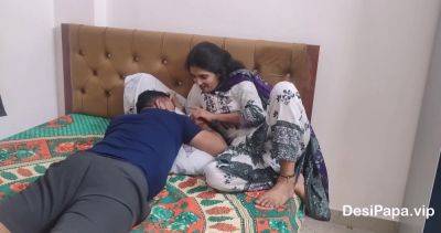 Married Desi Bhabhi Getting Horny Looking For Rough Hot Sex - India on vidgratis.com