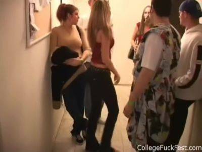 College Teen 18+ Doggystyled on vidgratis.com