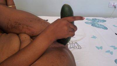 Biggest Cucumber In My Pussy So Amazing When I Cum With Cucumber on vidgratis.com