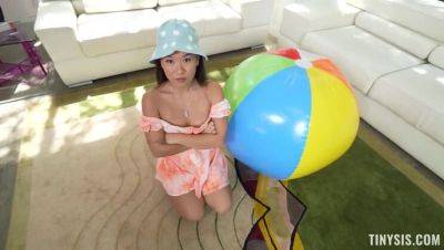 Asian Beauty Kimmy Kim - S2e7: A Game of Deepthroat on vidgratis.com