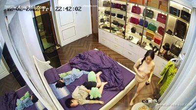 Hackers use the camera to remote monitoring of a lover's home life.622 - China on vidgratis.com