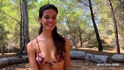 Dina Connects With Nature While She Masturbates on vidgratis.com