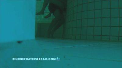 Underwater Sex With Swimming Trunks On Works on vidgratis.com