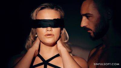 Blind folded blonde receives thick inches for surreal pussy sensations on vidgratis.com