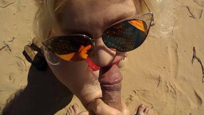 Blowjob On Beach on vidgratis.com