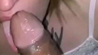 Deepthroat Goddess: Blonde & Latina Amateurs Suck & Swallow on vidgratis.com