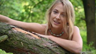 Mplstudios - Emily Grace - A Walk In The Woods on vidgratis.com