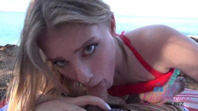 Blonde beauty throats the big dick before sharing outdoor POV sex on vidgratis.com