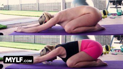 Crystal Clark's bodacious workout session will make you drool in excitement! on vidgratis.com