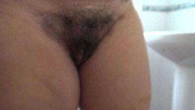 Step-Mom Susan Flashes Her Hairy Snatch to Eager Step-Son on vidgratis.com
