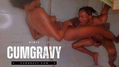 Jamaican Couple's Shower Explicit Encounters - Jamaica on vidgratis.com