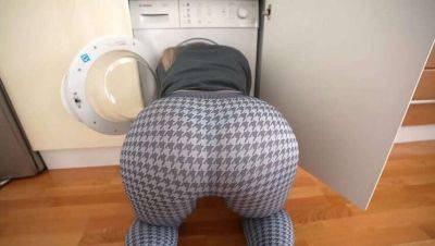 Step-Sister with Stunning Ass Gets Trapped in Washing Machine: A Hot & Creamy POV Encounter on vidgratis.com