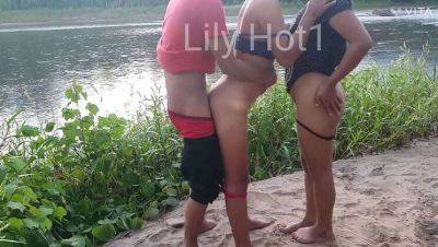 Threesome with a Peruvian teen by the river, I finished in her backdoor (creampie) - Peru on vidgratis.com