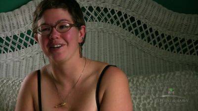 Avery Is Happy To Talk About Herself on vidgratis.com