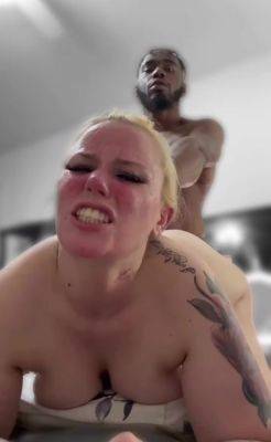 White booby slut adores being fucked from behind by a BBC on vidgratis.com