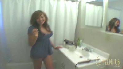 Brittny Blew In 8teenhub Doesnt Like Condoms on vidgratis.com