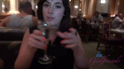 Virtual Vacation In Las Vegas With Simone Delilah And Lara Brookes Part 1 - Usa - city Las Vegas on vidgratis.com