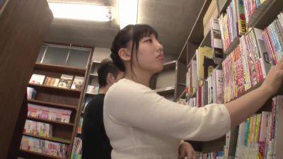 Japanese Babe having sex in bookstore - Japan on vidgratis.com