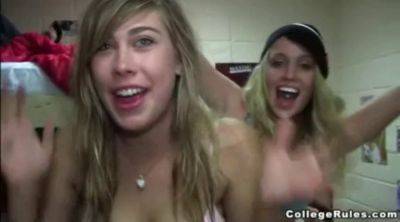 Teens get wild at sister Streak's party with softcore and tan lines on vidgratis.com