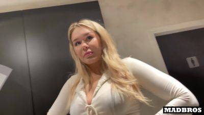 An English Manager Gets Fucked In The Toilets And Elevator During Her Work!!! - Britain on vidgratis.com