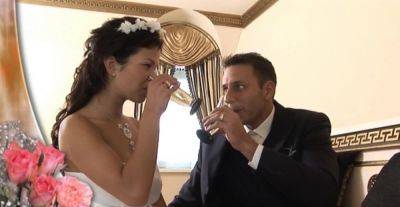 Bride gets intimate with her father-in-law right on her wedding day on vidgratis.com