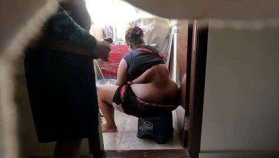 Tamil Maid Swathi Caught in Amateur Encounter - India on vidgratis.com