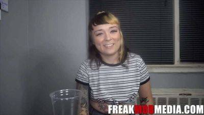 Felicia Fisher's Hardcore Encounter - He Dumped Piss on Her Face After a Failed Drug Test! on vidgratis.com