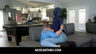 Muslim Taboo: Arab Girls Explore American Life with Sophia Leone - Usa on vidgratis.com