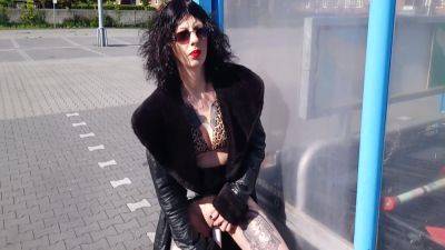 Dildoing In Public 5 Min - Lucy Ravenblood on vidgratis.com