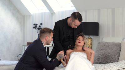 Bride gets laid on her wedding day by her hubby's best friend - Russia on vidgratis.com