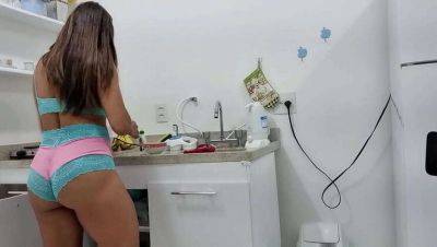 I Visited My Friend and Fucked the Hot Latina in the Bathroom: Leo Skull on vidgratis.com