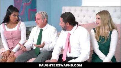 Step-Dad and Step-Daughters in Forbidden Orgy: Harlow West & Maya Farrell on vidgratis.com