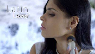 Latin Lover - S25:E24 on vidgratis.com