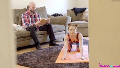 Yoga With Daddy - S2:E5 on vidgratis.com