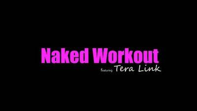 Naked Workout - S16:E7 on vidgratis.com