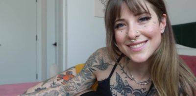 My girlfriend's hot tatted sister begs for a creampie - Awlivv on vidgratis.com