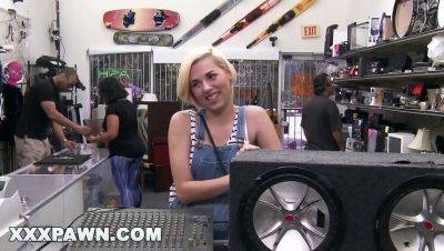 Stevie Sixx Trades Her Pussy for a Subwoofer in XXX Pawn - Hardcore POV with Big Cock on vidgratis.com