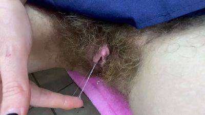 Cutieblonde's Hairy Pussy Close-Up: Big Clit Masturbation & Wet Orgasm on vidgratis.com