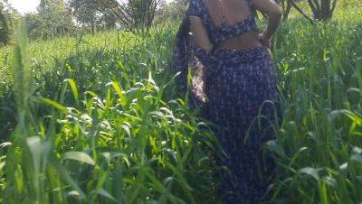 Village Desi Bhabhi Shows Off Her Tight Pussy in Outdoor Jungle Sex with Sukunmi - India on vidgratis.com