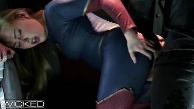 Supergirl Cosplay Seduces Braniac for Hardcore Anal Fuck on vidgratis.com