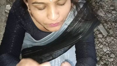 Kavita Zawazawi Gives a Hot Indian Aunty Blowjob with Cum in Mouth - Desi Bhabhi Outdoor Sex - India on vidgratis.com